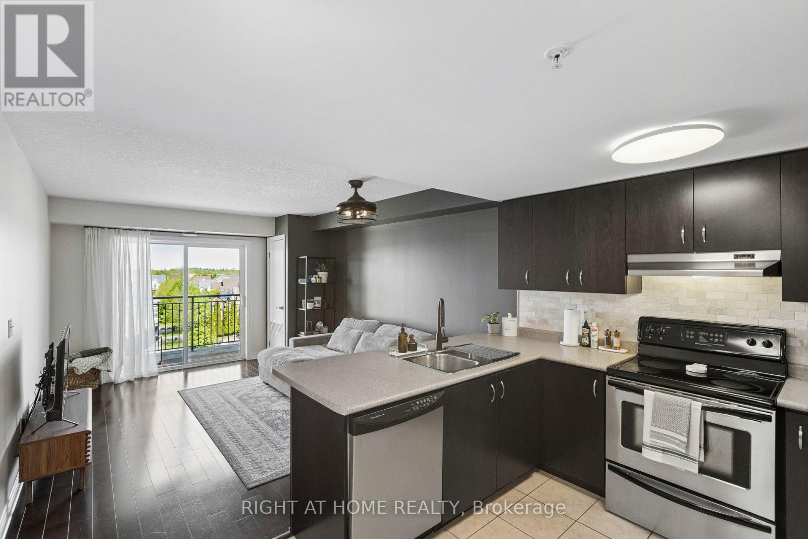 #404 37 GOODWIN DRIVE - 18