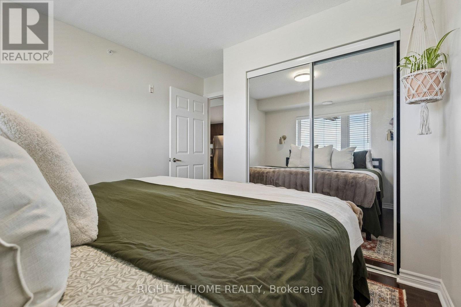 #404 37 GOODWIN DRIVE - 22