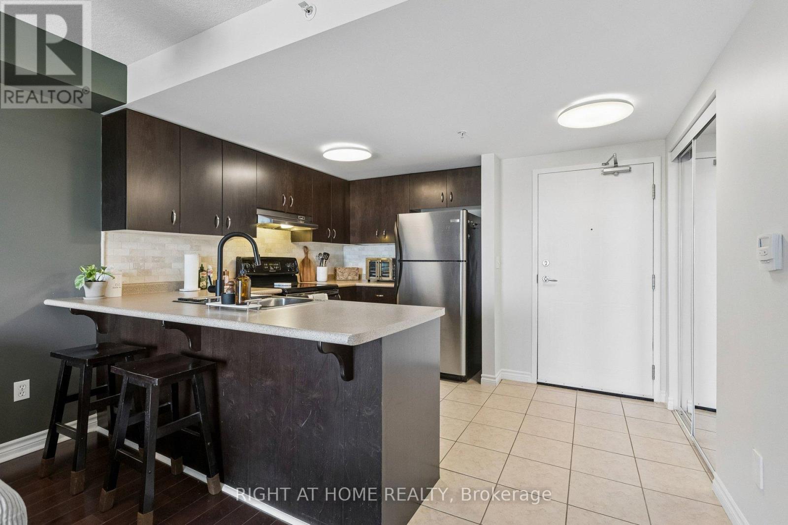 #404 37 GOODWIN DRIVE - 9