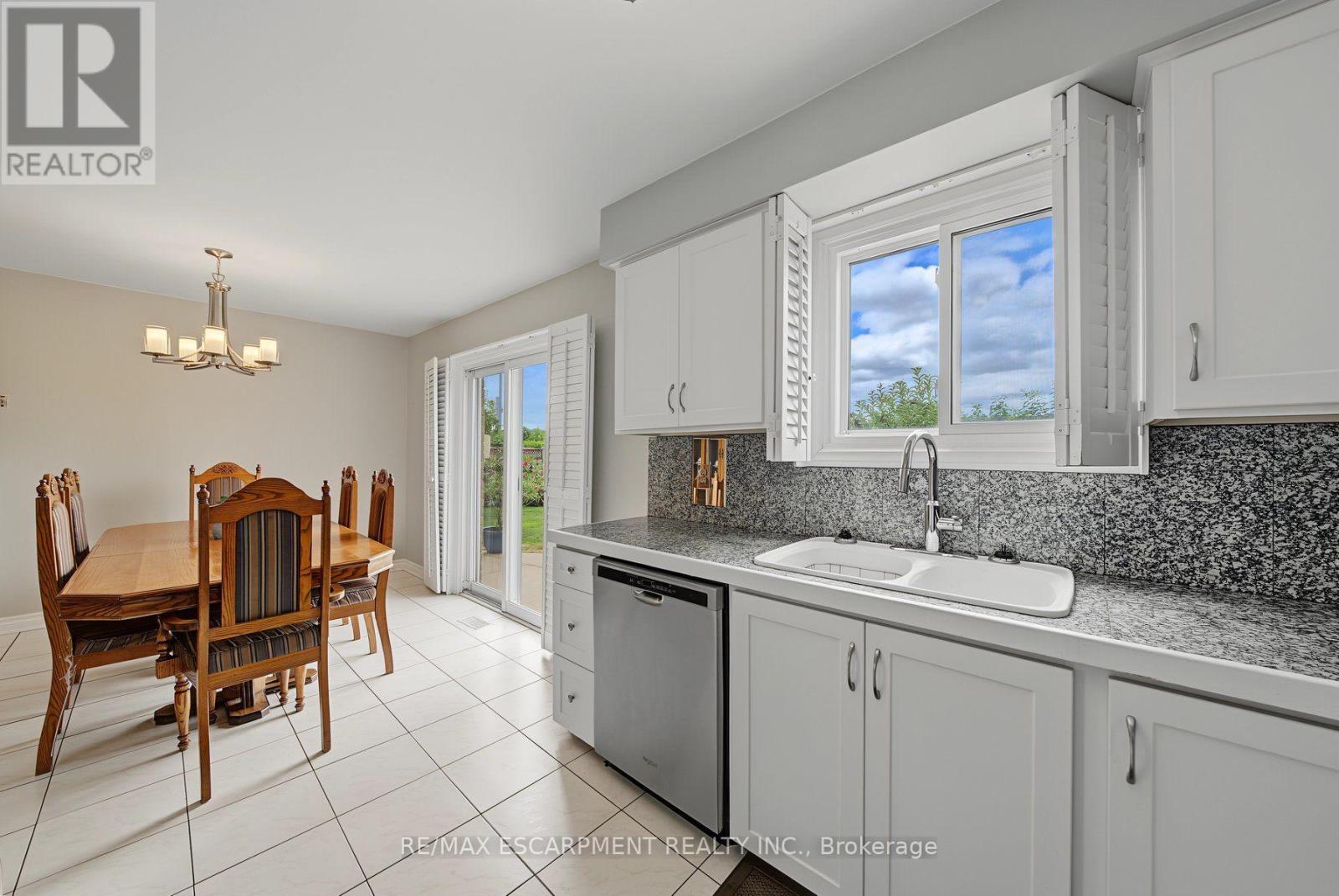 2 CRESTHAVEN DRIVE - 12