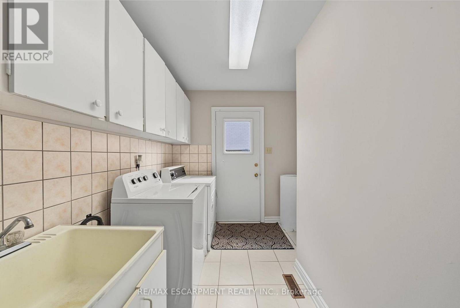 2 CRESTHAVEN DRIVE - 19