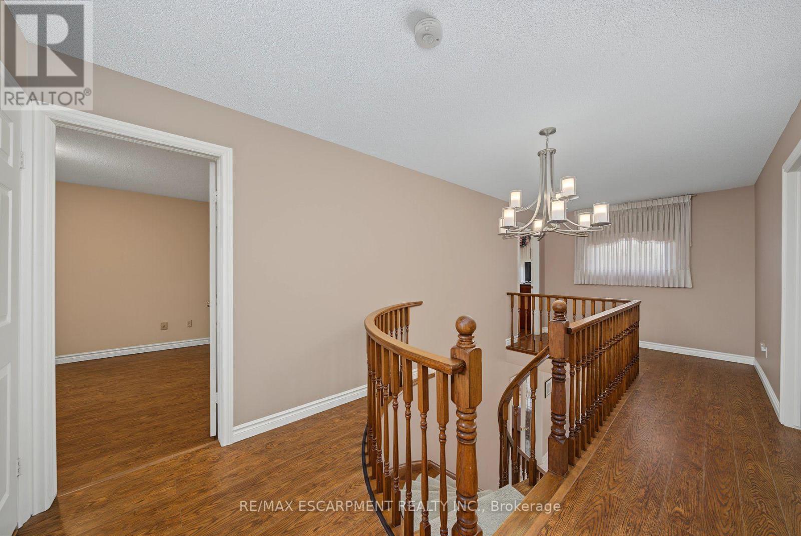 2 CRESTHAVEN DRIVE - 21