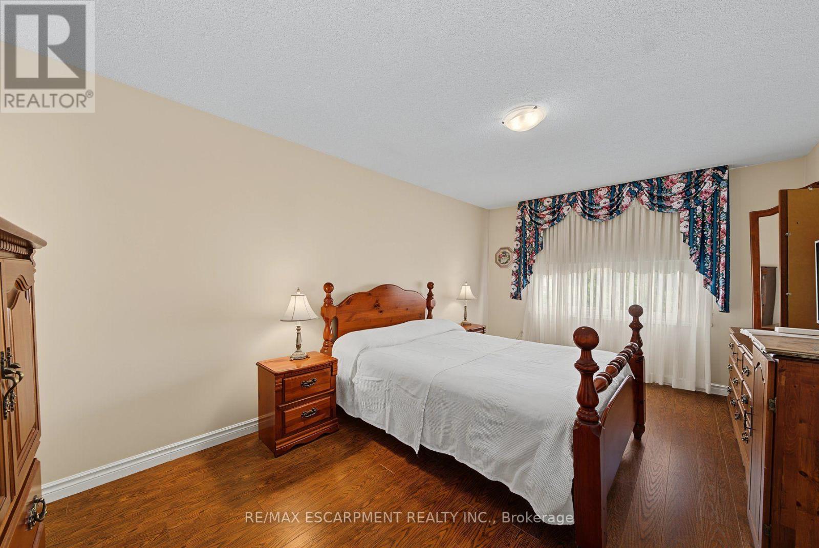 2 CRESTHAVEN DRIVE - 22