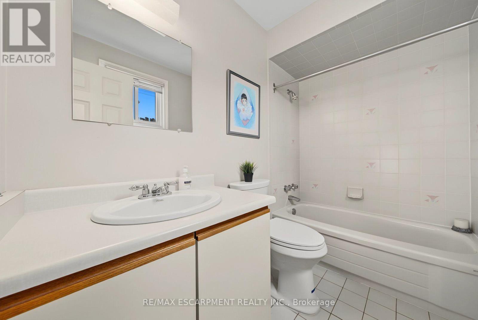 2 CRESTHAVEN DRIVE - 23