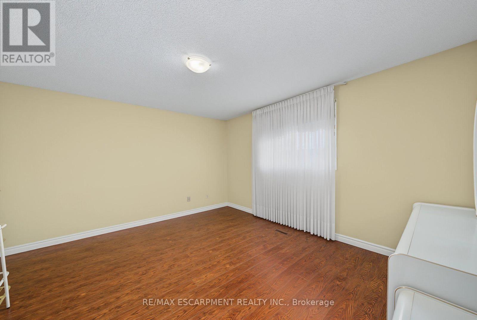 2 CRESTHAVEN DRIVE - 25