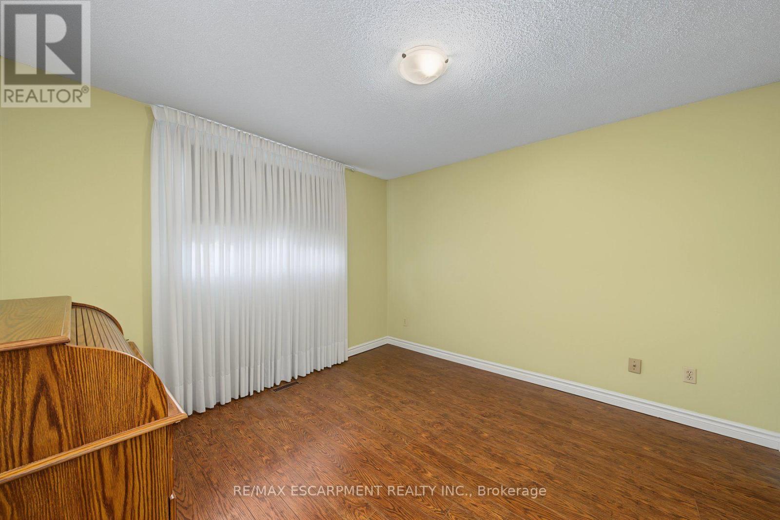 2 CRESTHAVEN DRIVE - 26