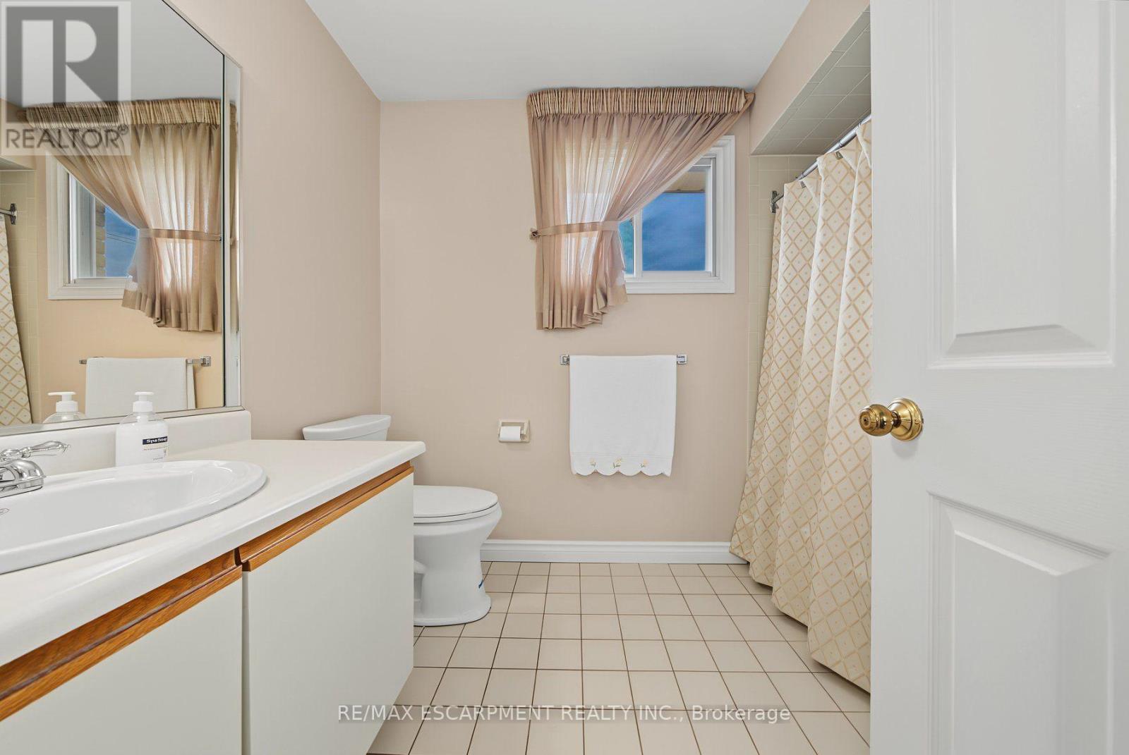 2 CRESTHAVEN DRIVE - 27