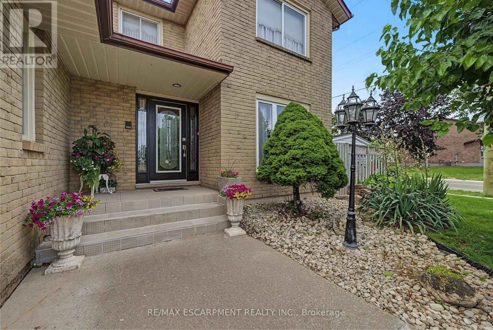 2 CRESTHAVEN DRIVE - 3