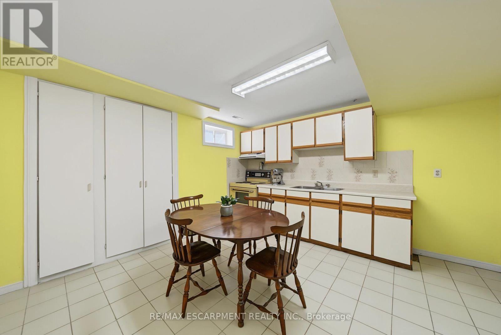 2 CRESTHAVEN DRIVE - 31