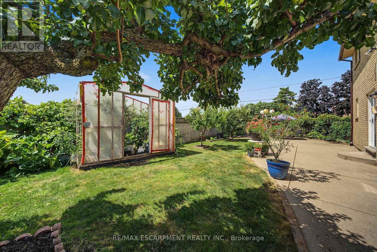 2 CRESTHAVEN DRIVE - 36