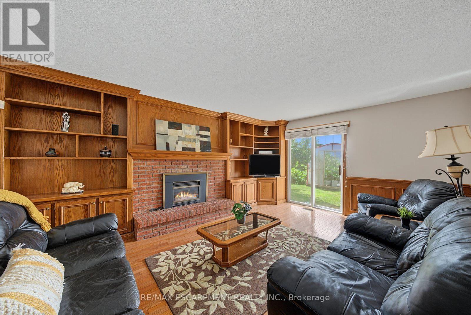 2 CRESTHAVEN DRIVE - 6