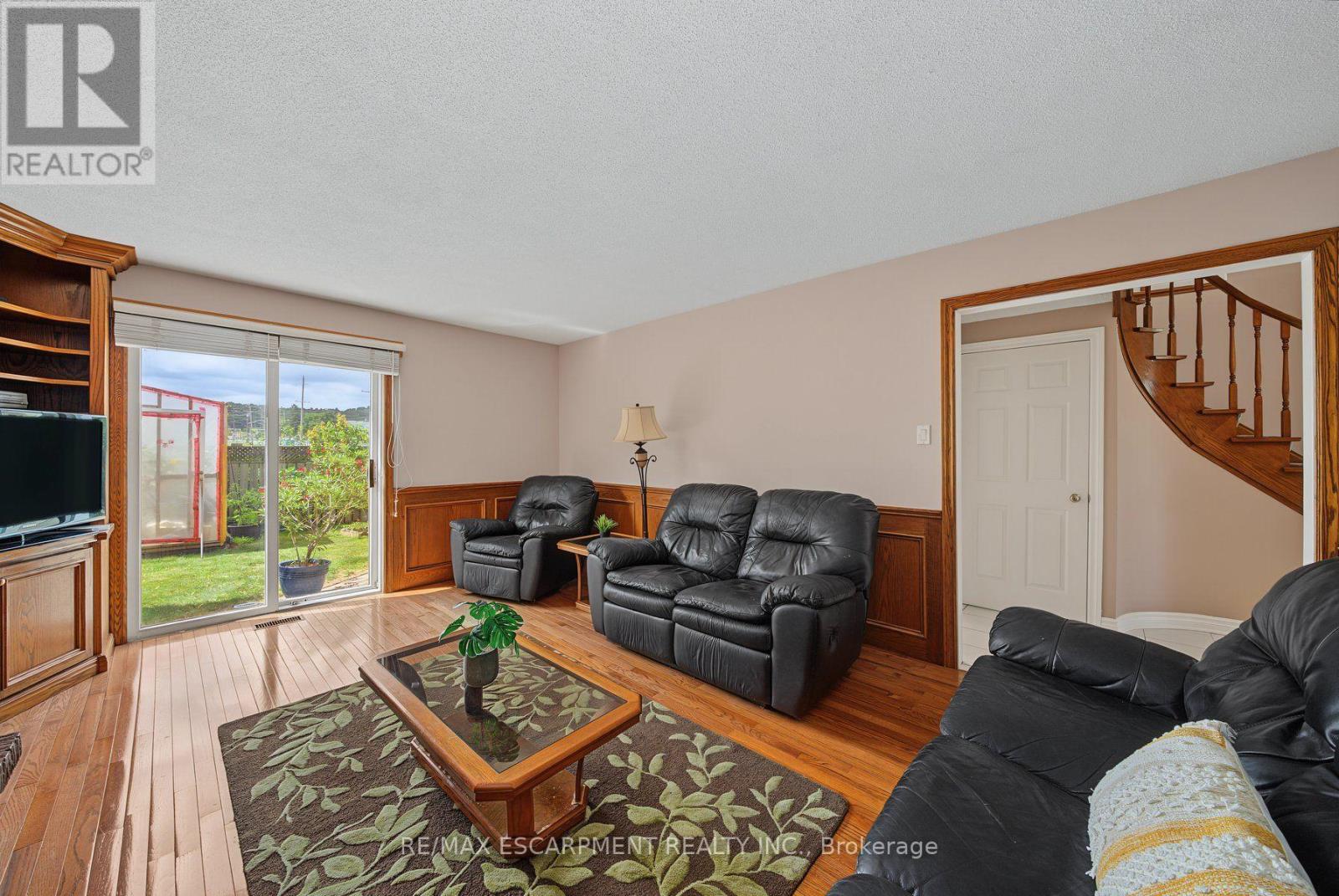 2 CRESTHAVEN DRIVE - 7