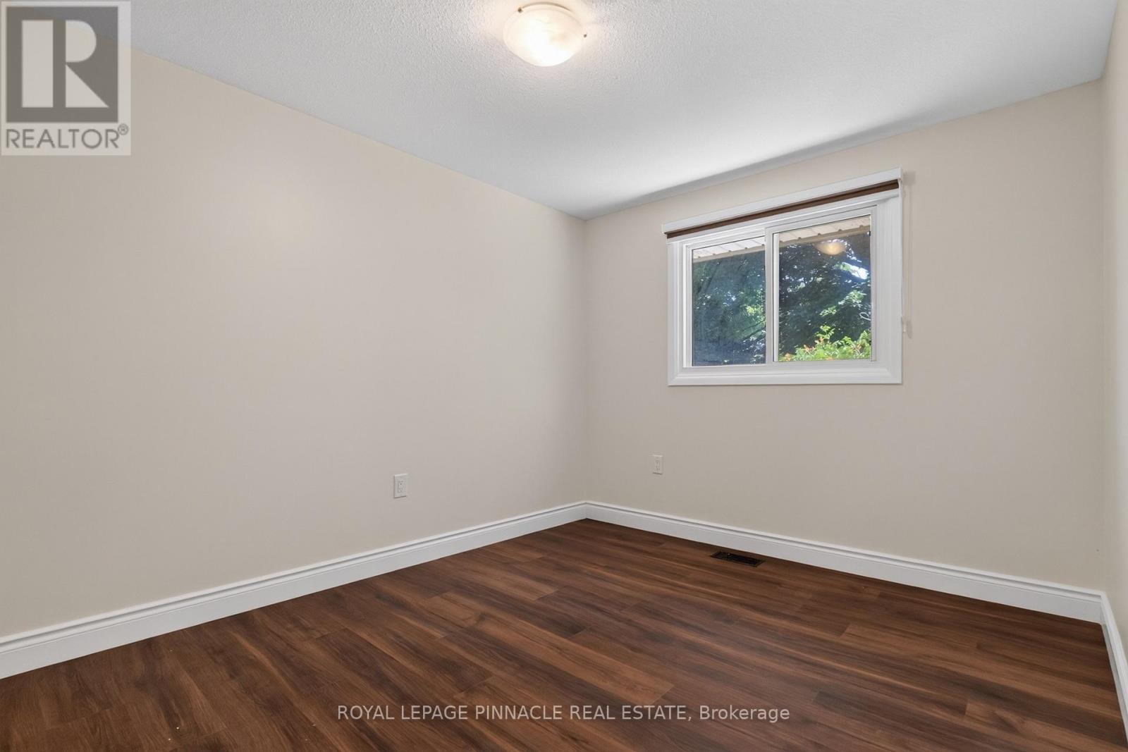 41 AMY CRESCENT - Image 34