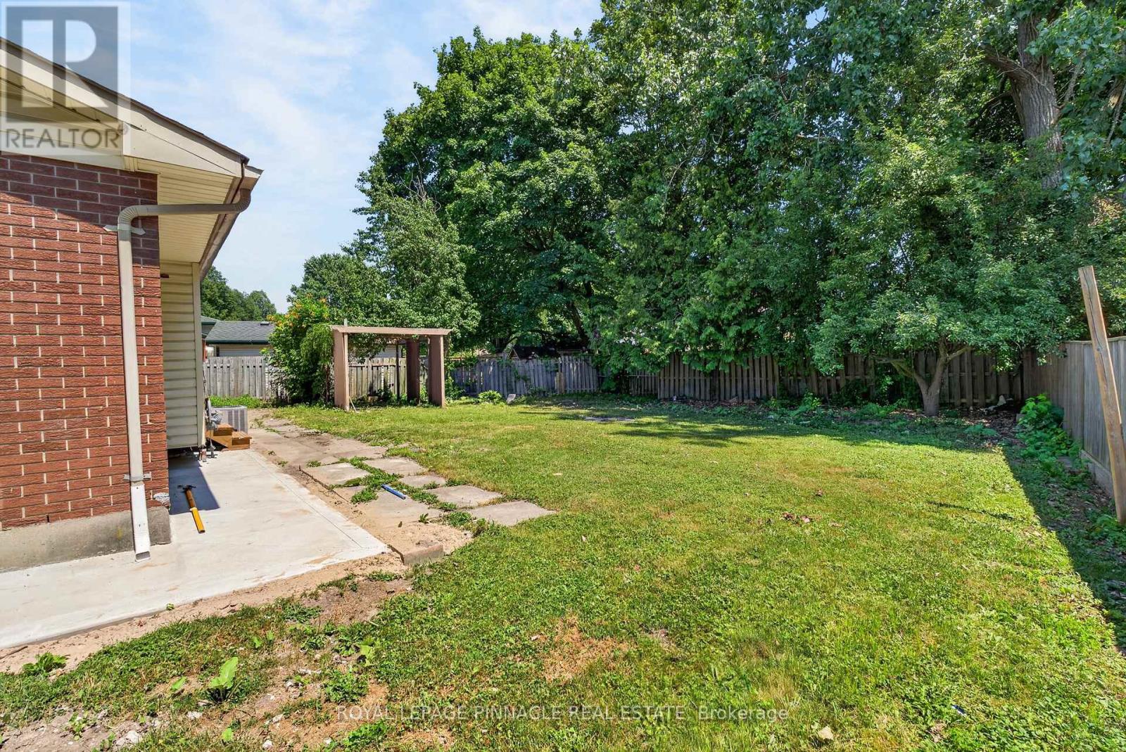 41 AMY CRESCENT - Image 41
