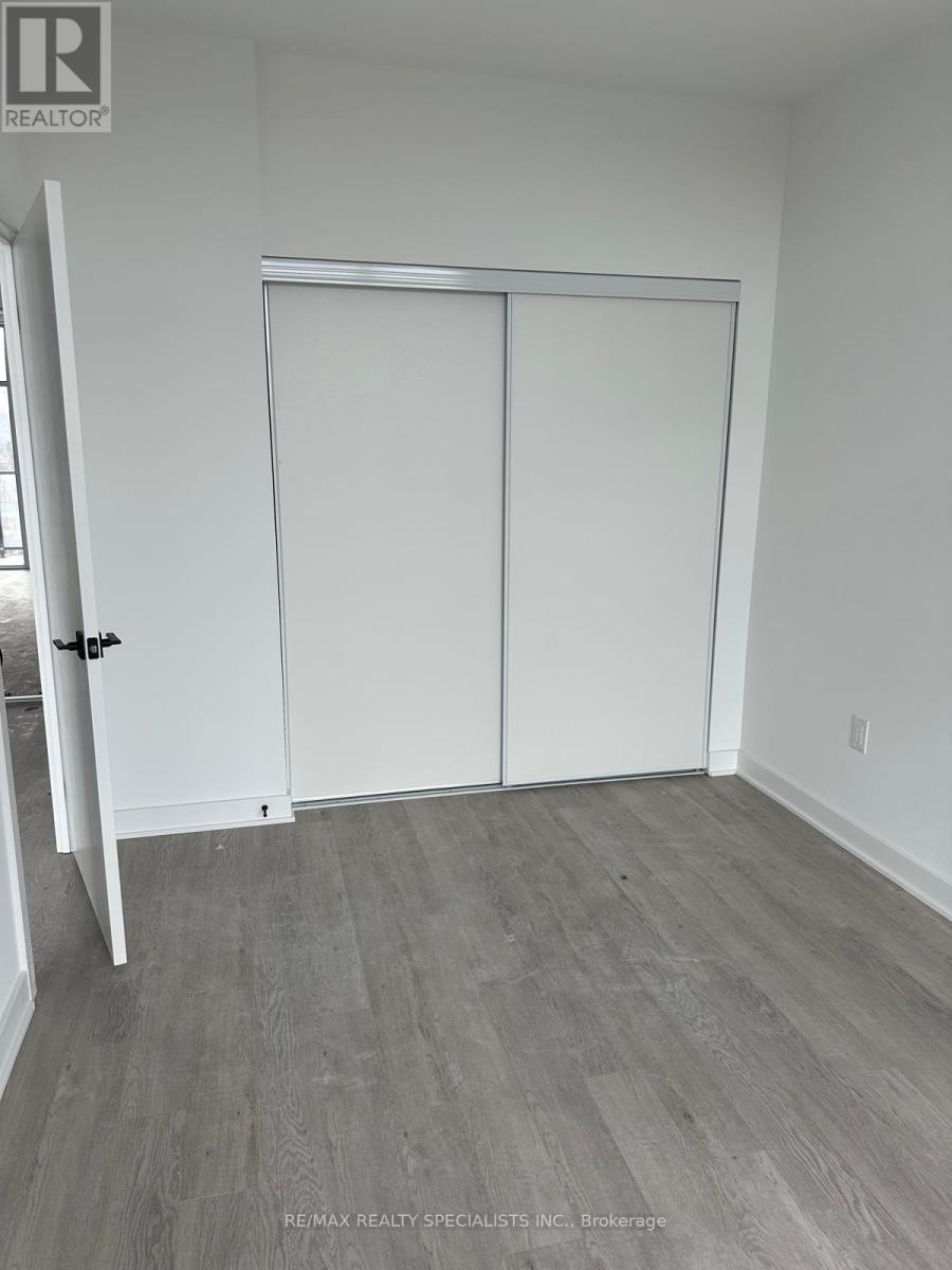 #801 2782 BARTON STREET E - 13