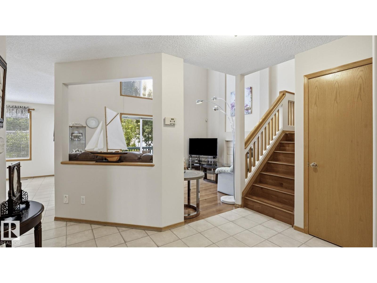 125 DECHENE RD NW, Dechene, Edmonton photo 3