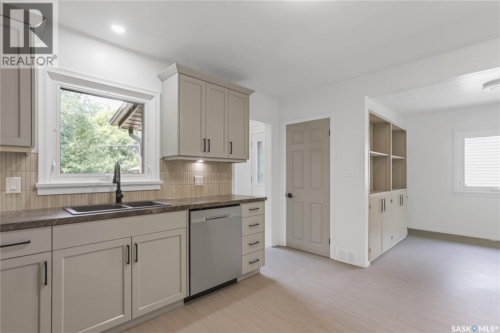 208 Edwards STREET - 8