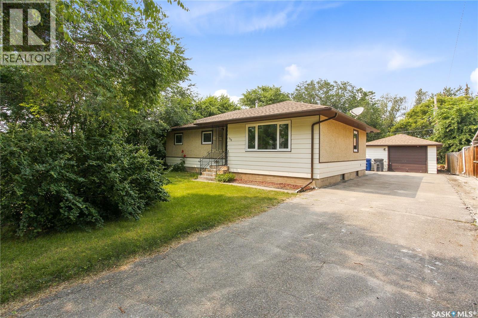 208 Edwards STREET - 1
