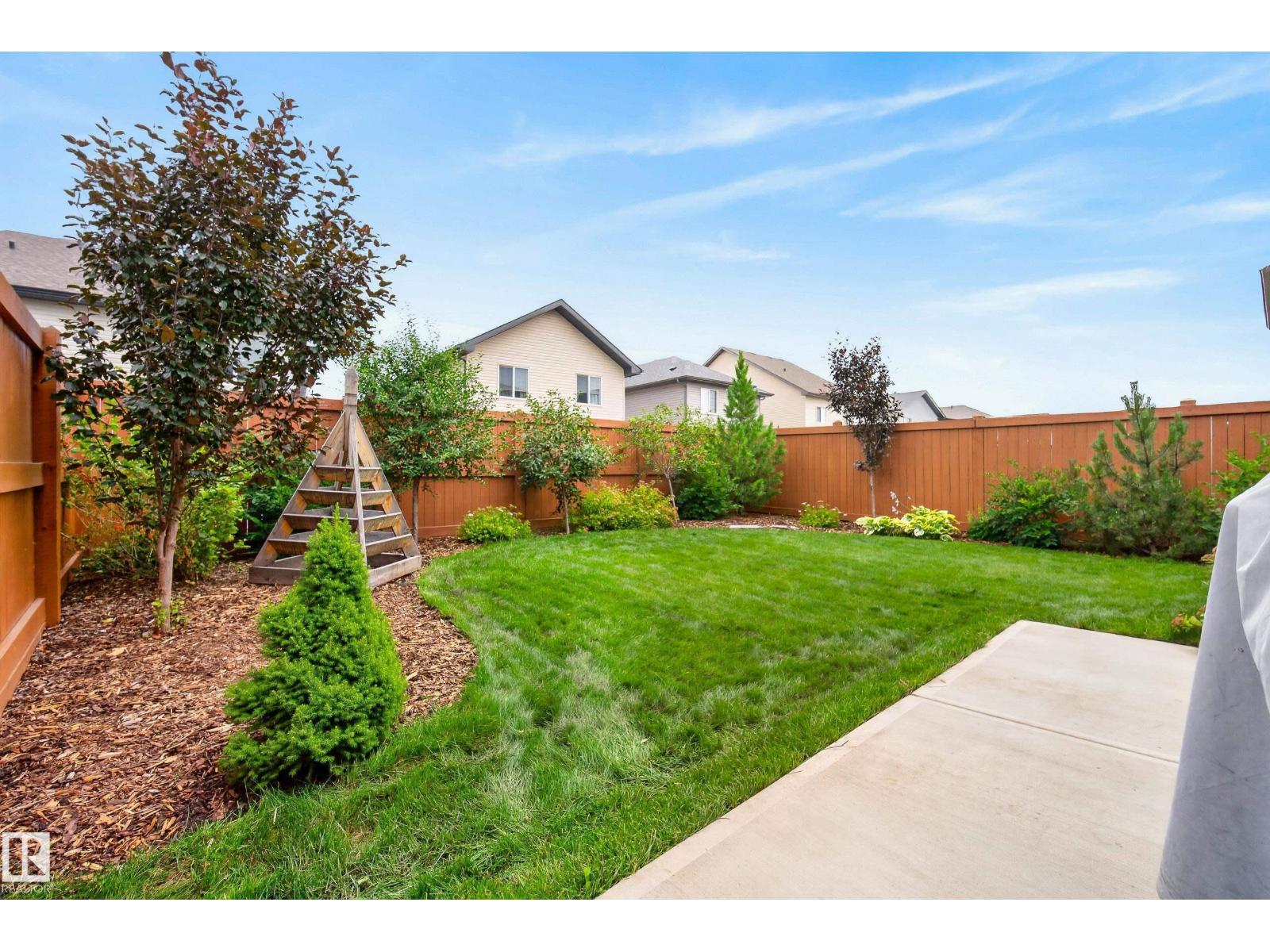 17163 47 ST NW - 43