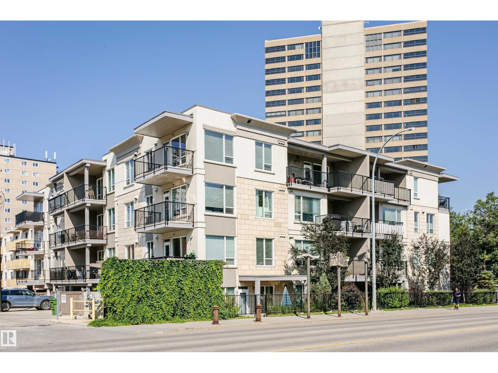 #208 9907 91 AV NW - 4