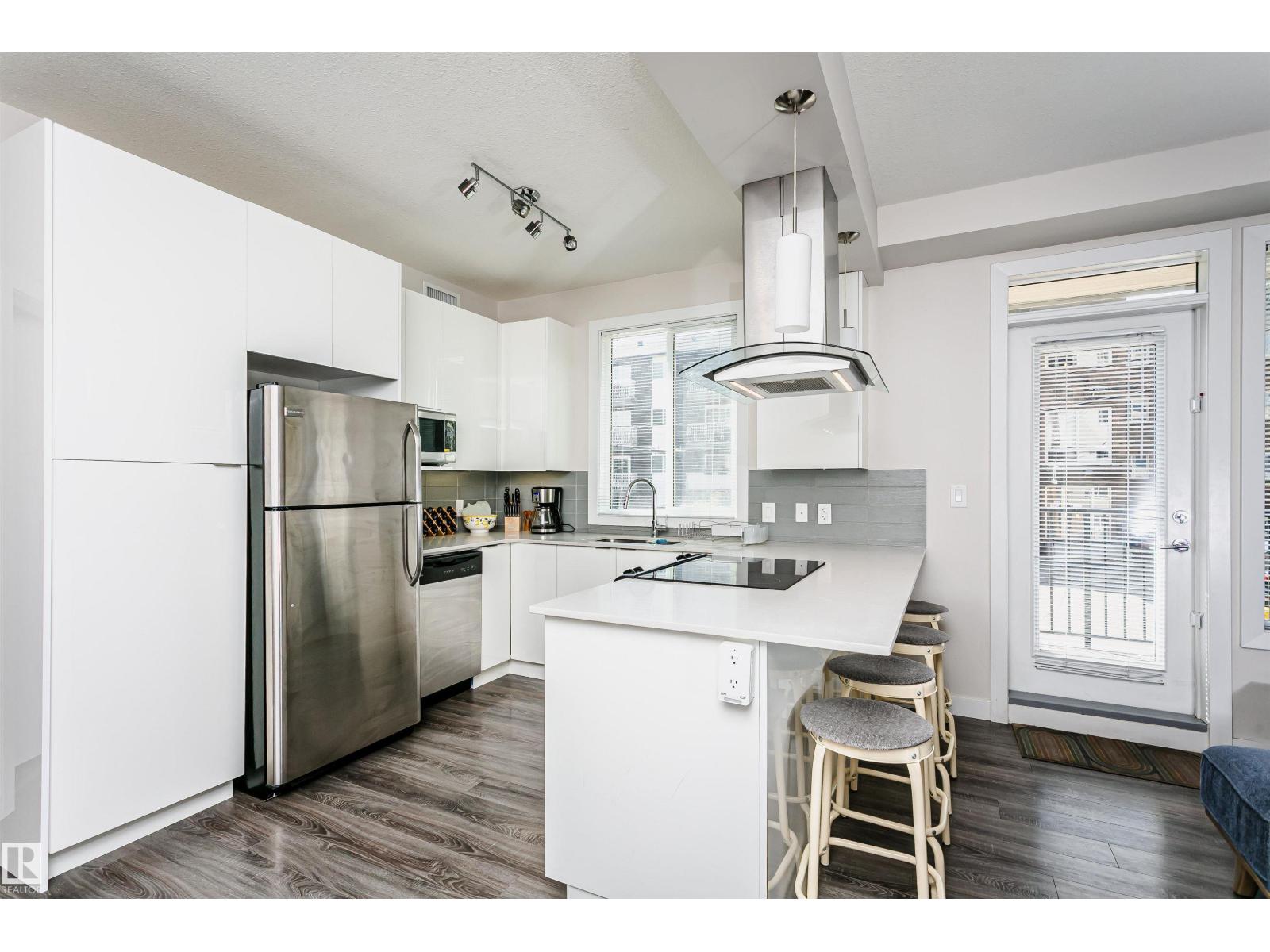 #208 9907 91 AV NW - 17