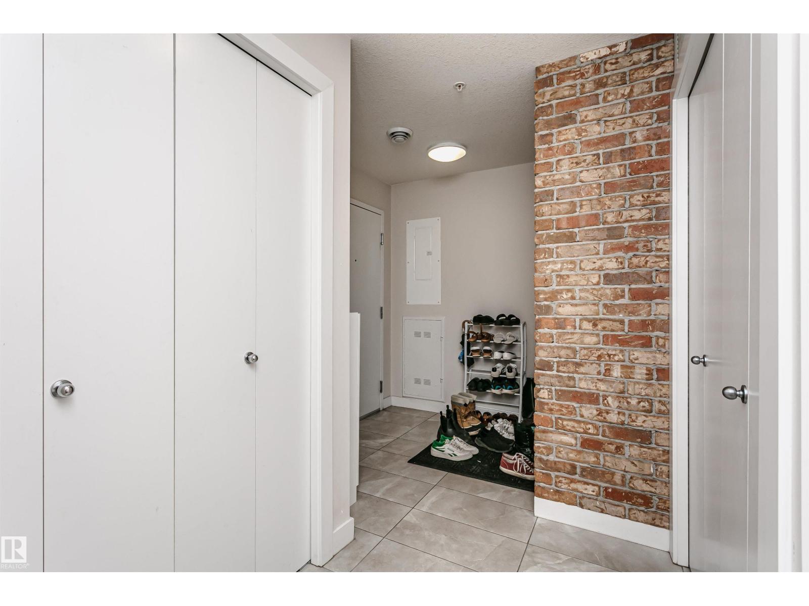 #208 9907 91 AV NW - 12