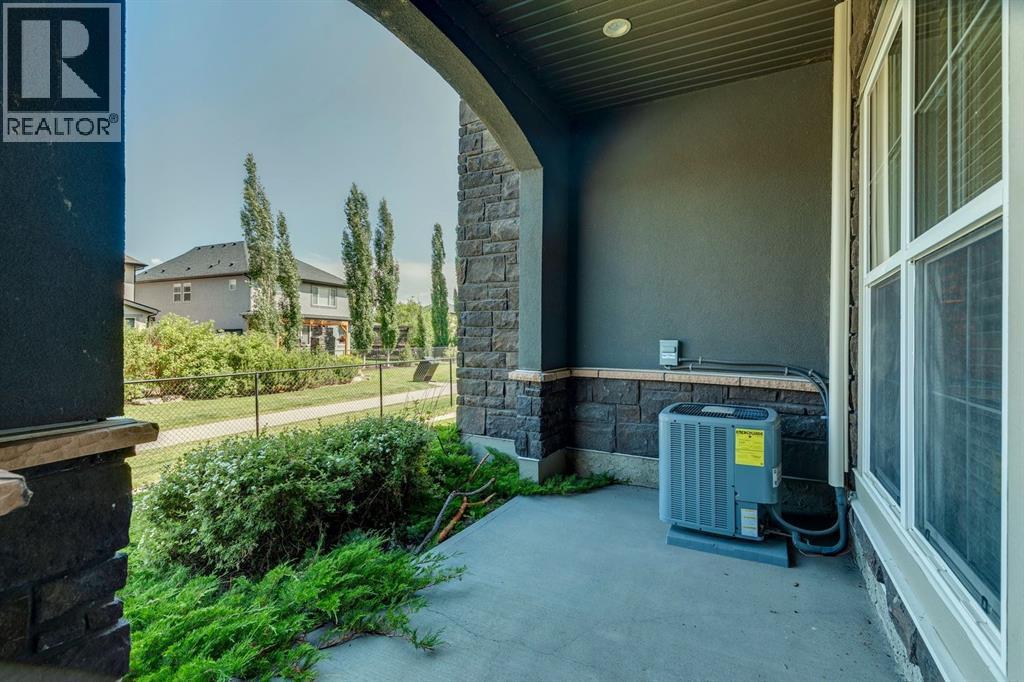 6 Quarry Lane SE, Douglasdale/Glen, Calgary photo 4
