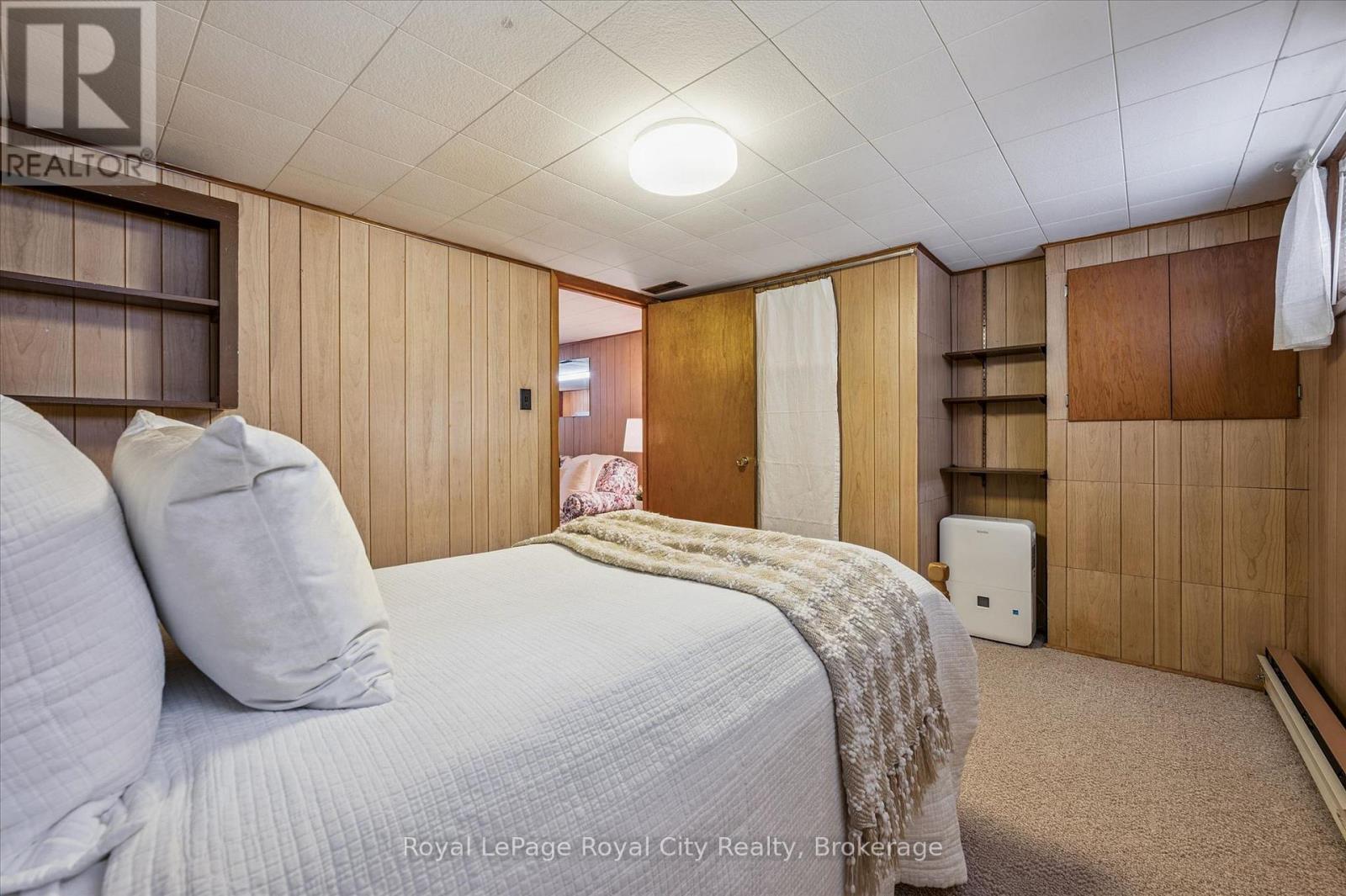 10 PAUL AVENUE - 32