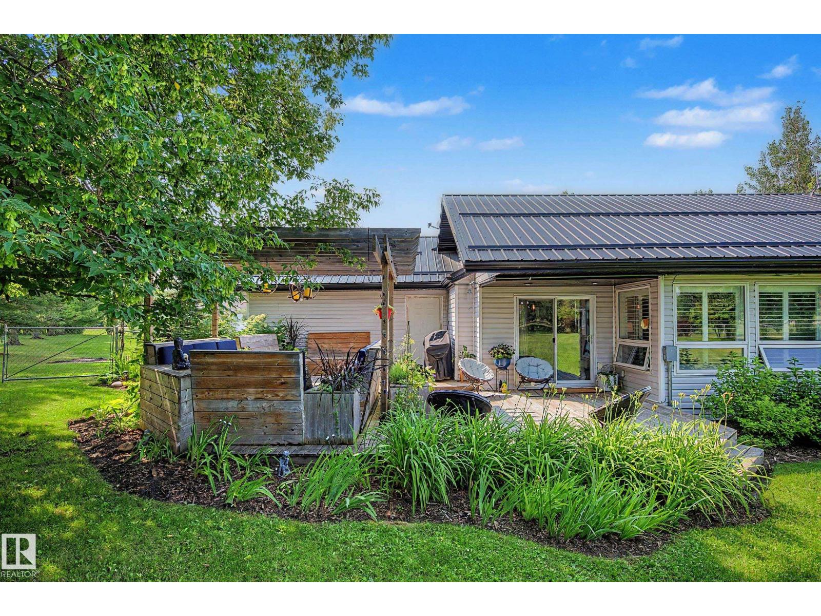 #15 52001 RGE ROAD 275 - 37