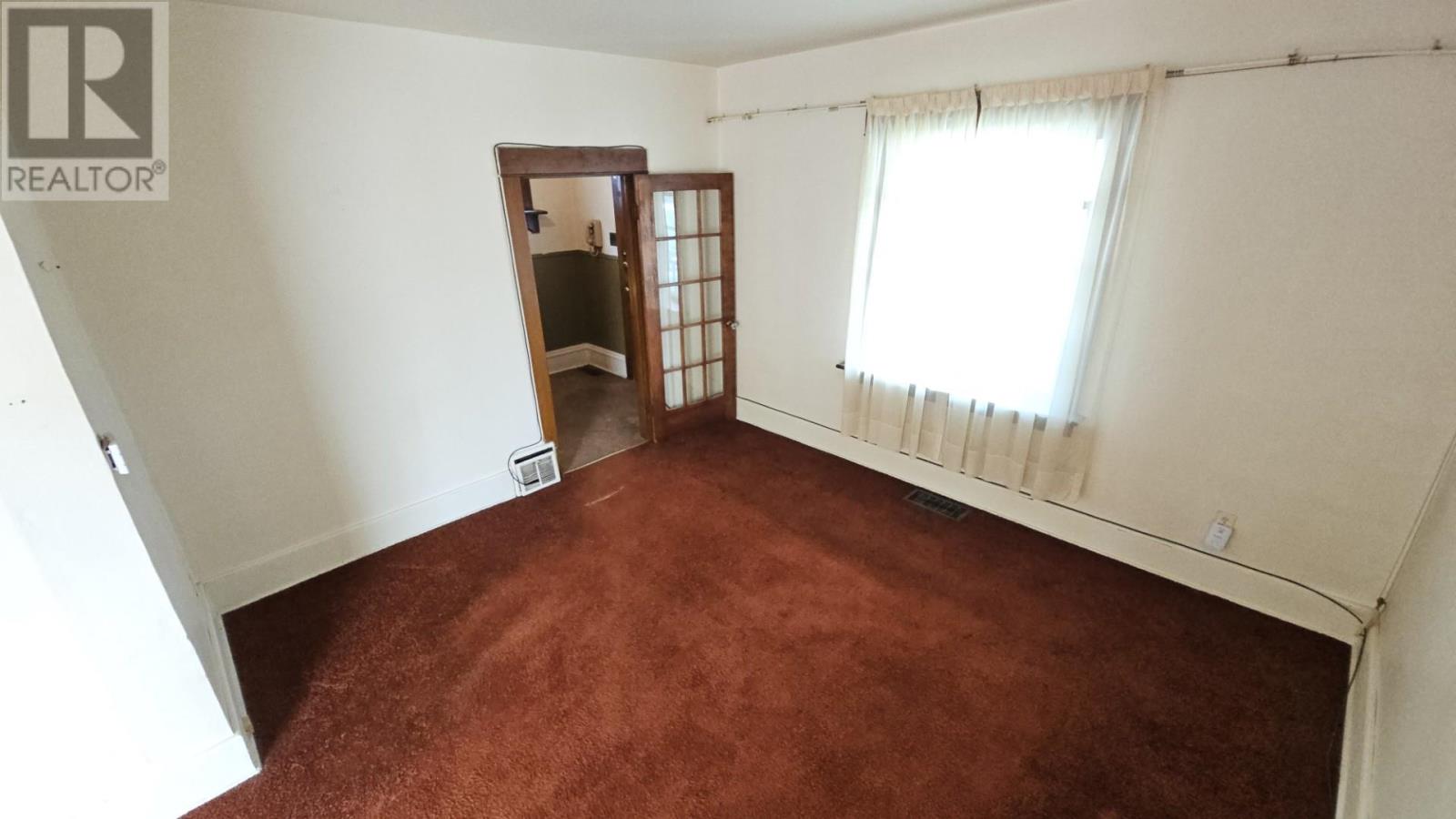 320 Dease ST - 18