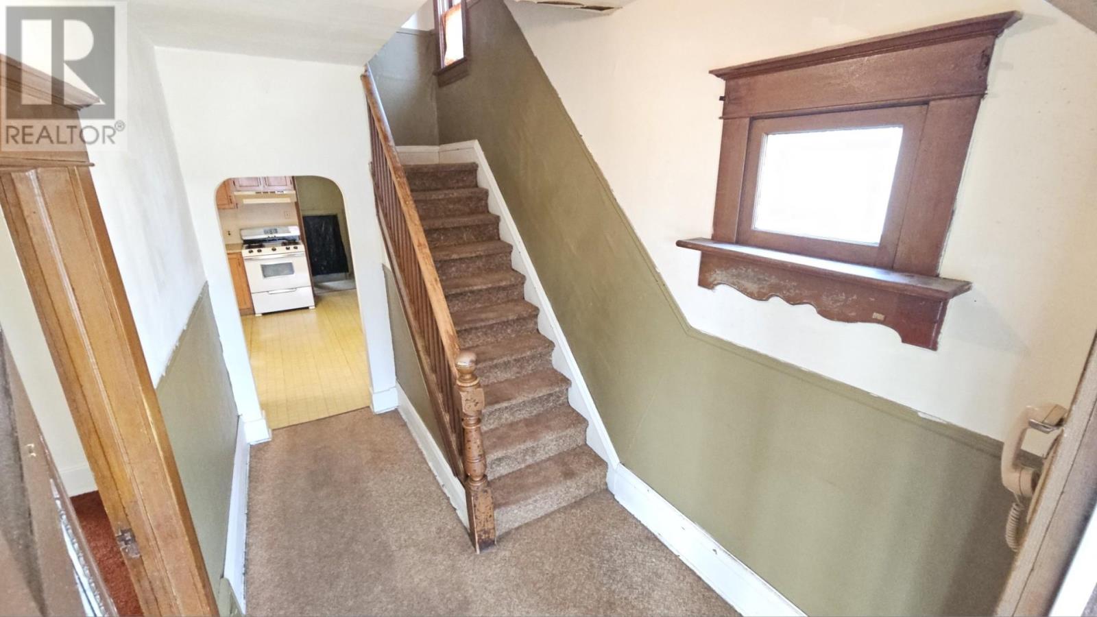 320 Dease ST - 22