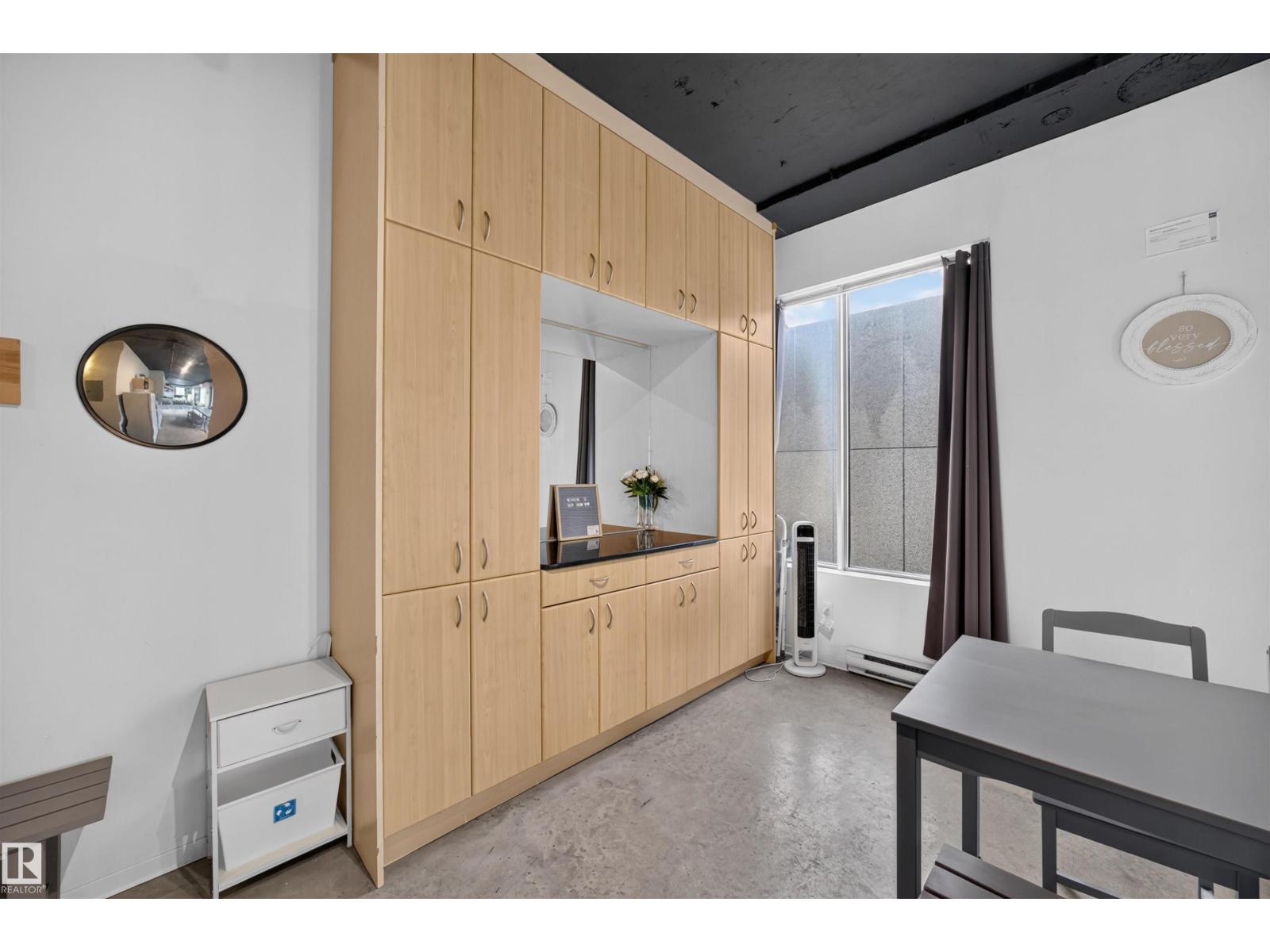 #805 10024 JASPER AV NW - 11