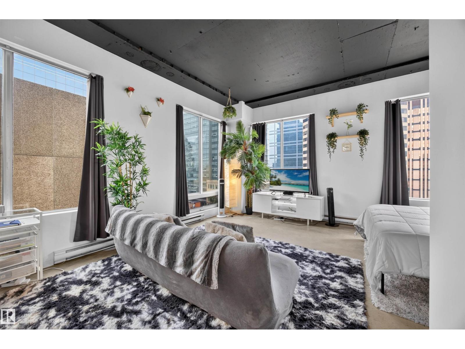 #805 10024 JASPER AV NW - 2