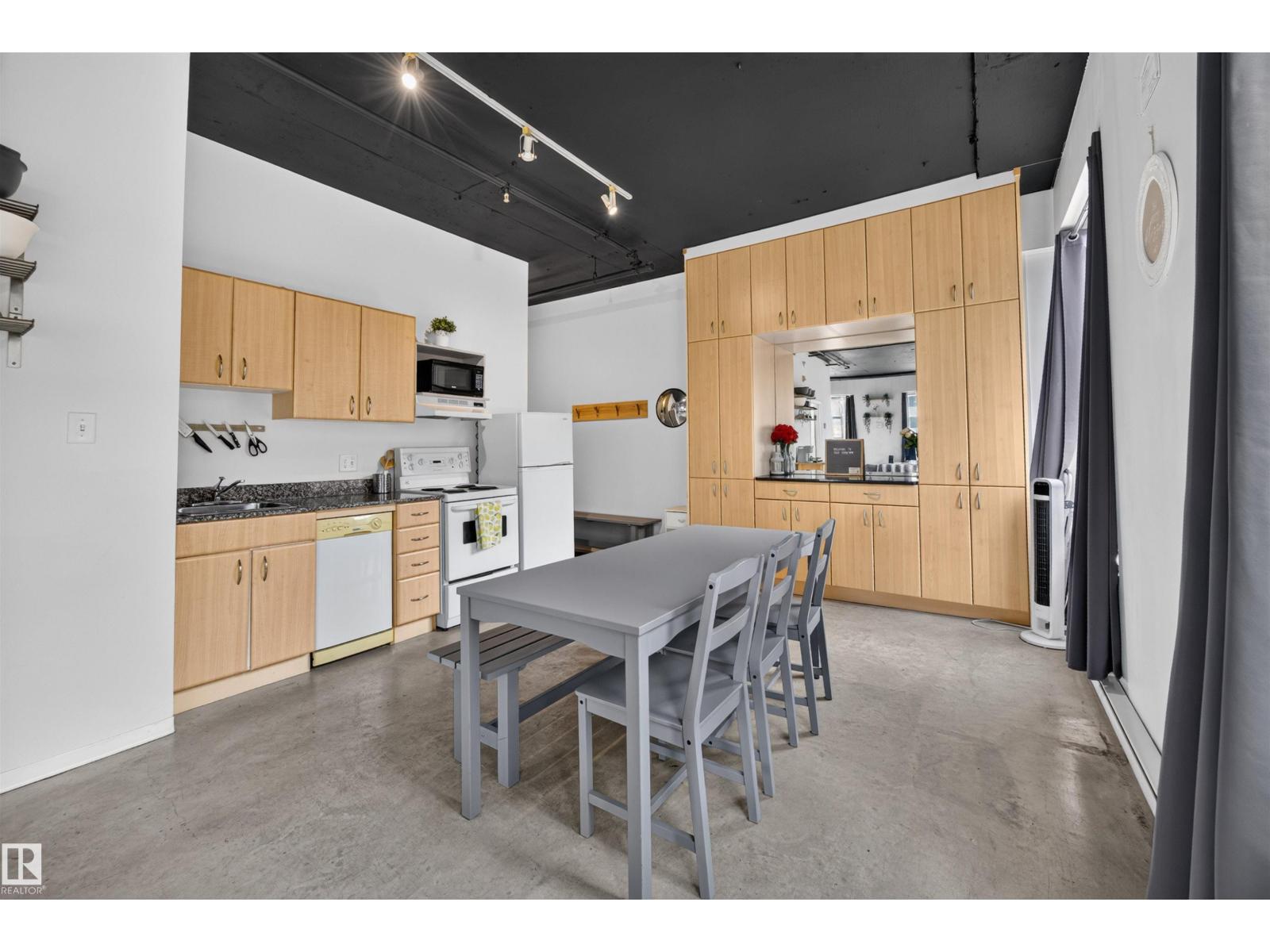 #805 10024 JASPER AV NW - 7