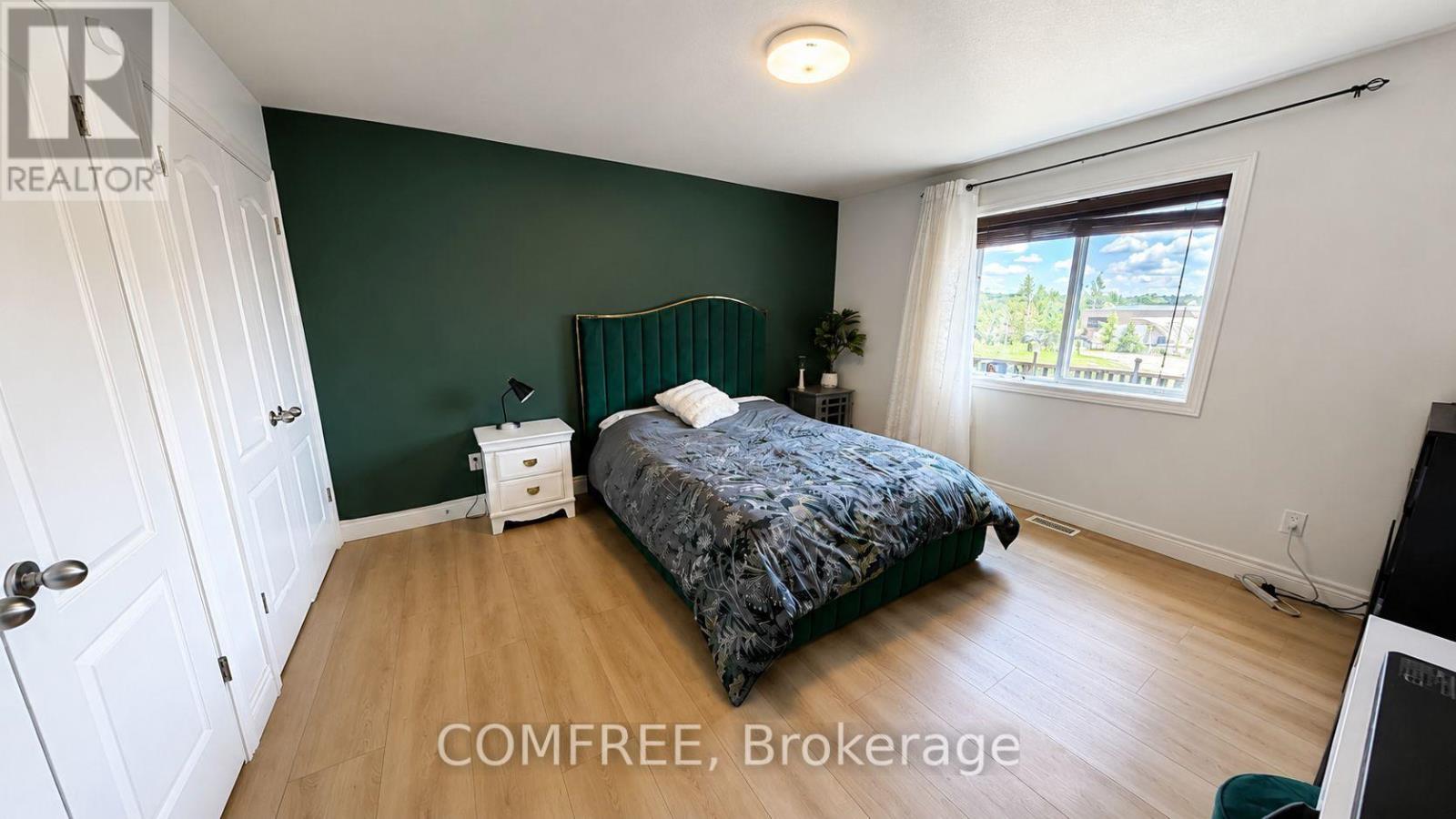 279 SOUTH STREET E - 11