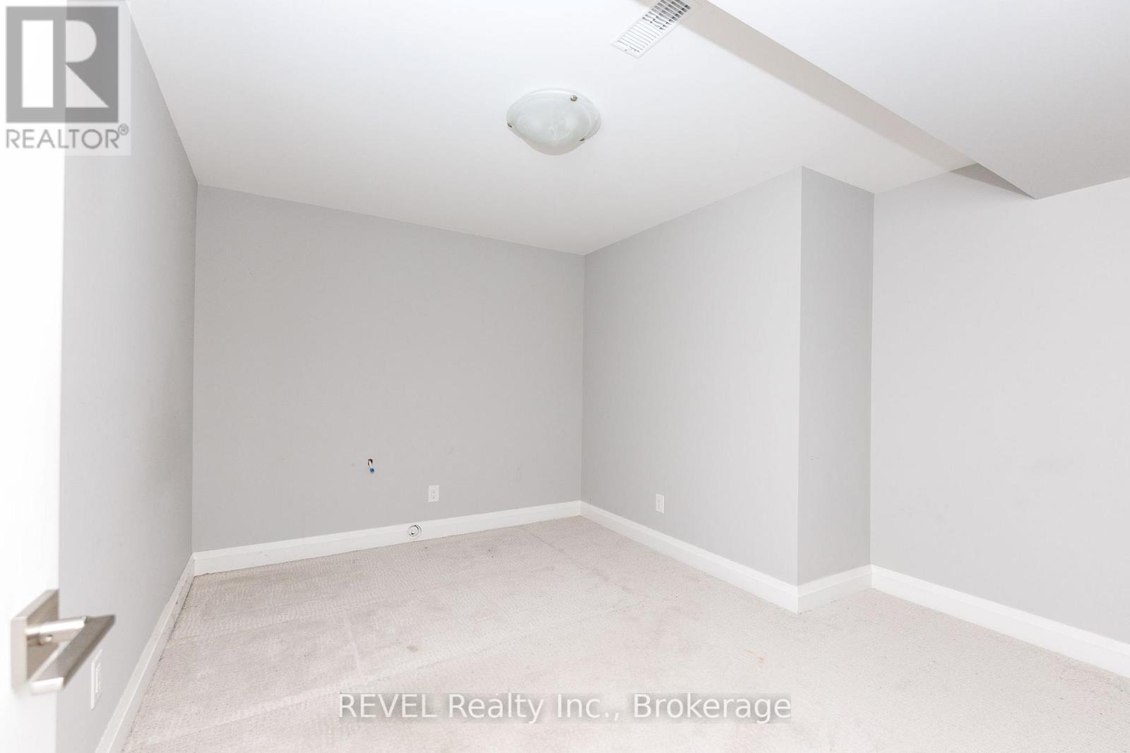 7230 LIONSHEAD AVENUE - 34