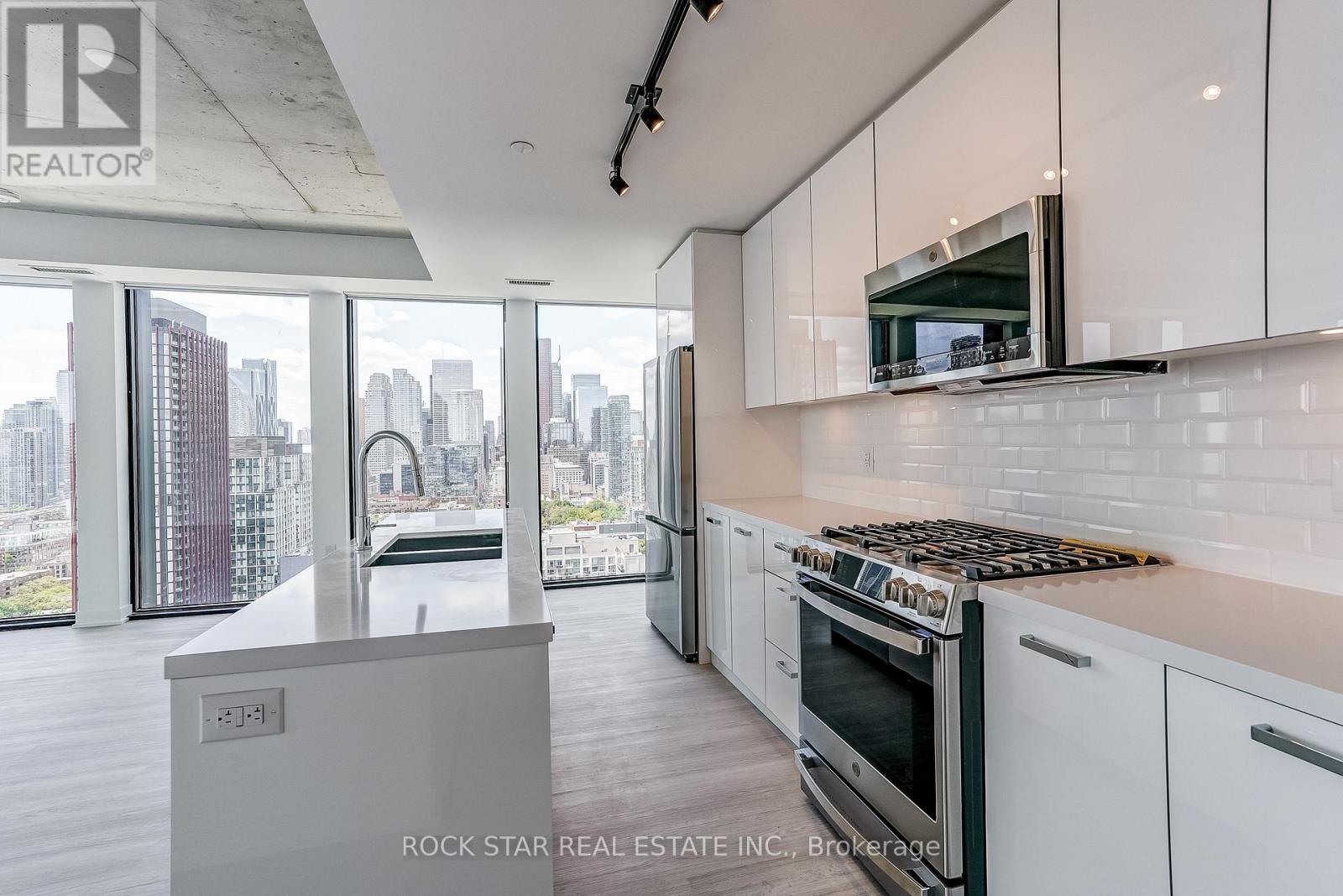 #2802 284 KING STREET E - 10