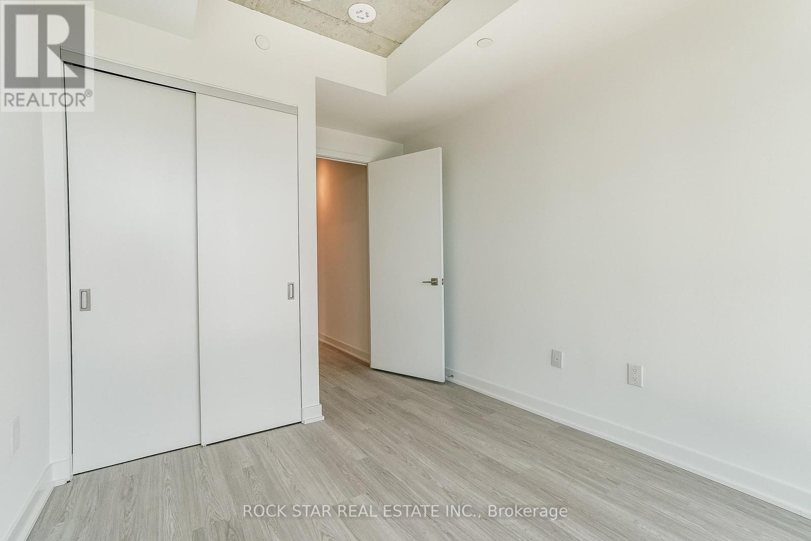 #2802 284 KING STREET E - 19