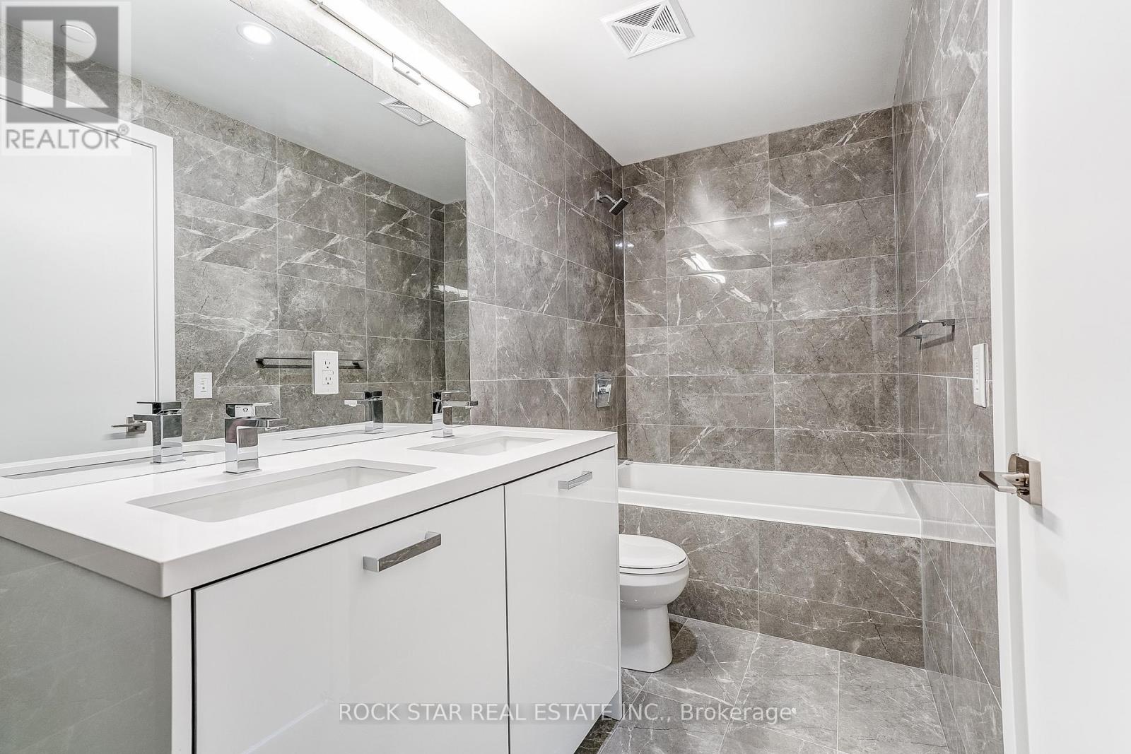 #2802 284 KING STREET E - 31