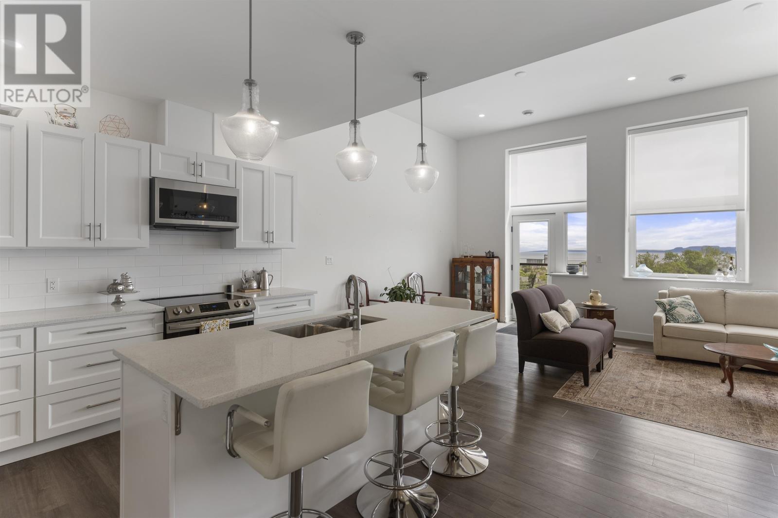 3404 96 High ST - 1