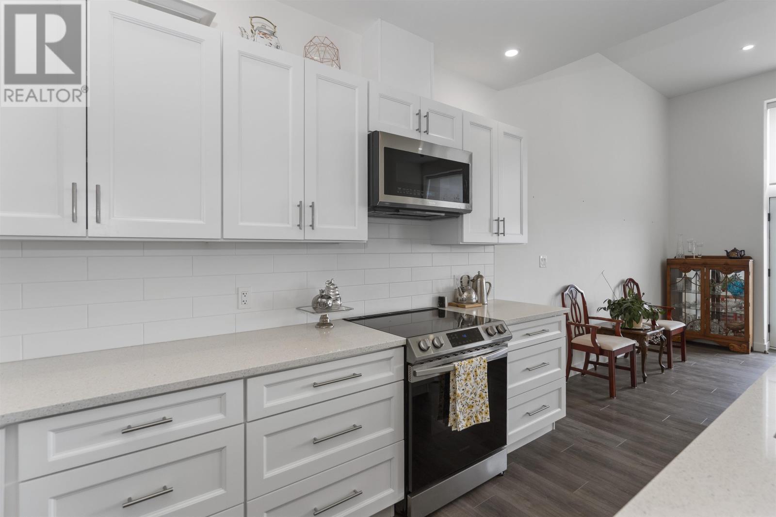 3404 96 High ST - 11