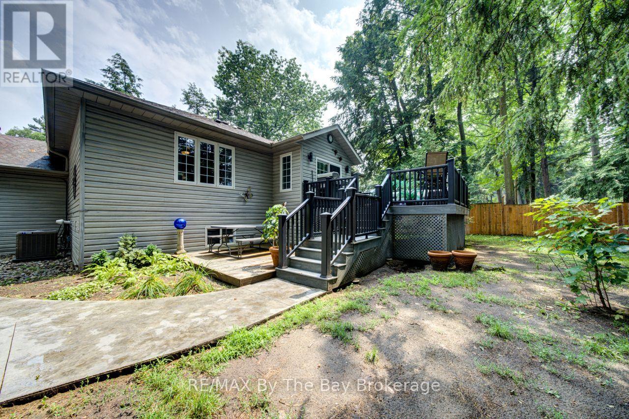 22 DOWNER CRESCENT - Image 45