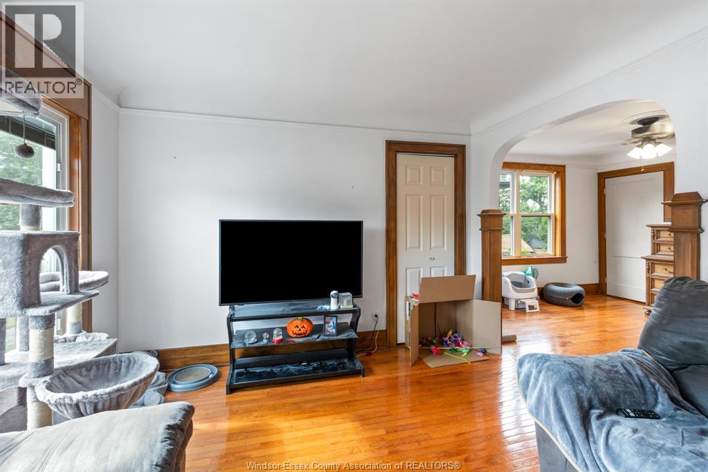 290 THOMPSON - Image 14