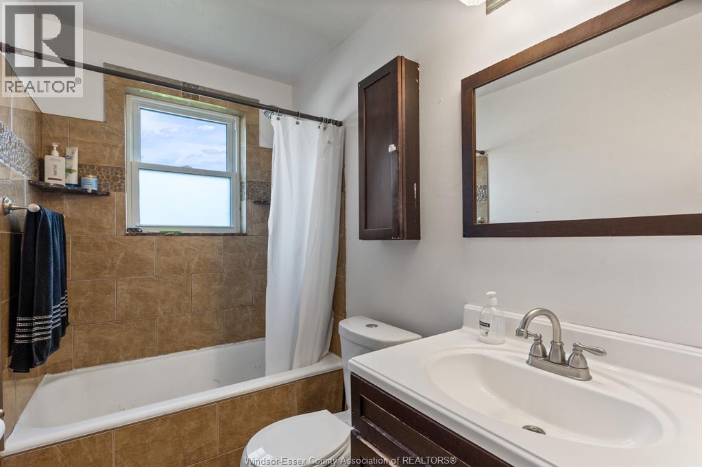 290 THOMPSON - Image 17