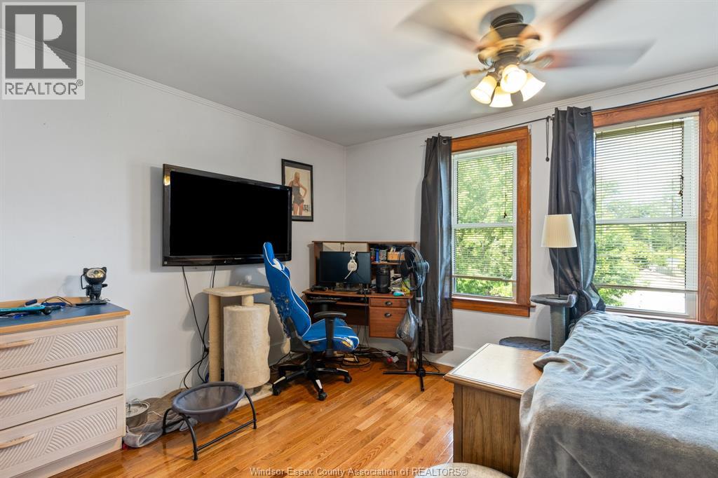 290 THOMPSON - Image 19