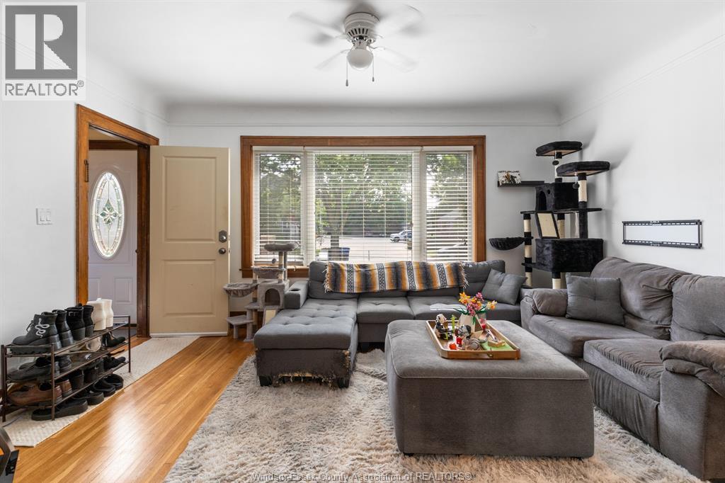 290 THOMPSON - Image 4