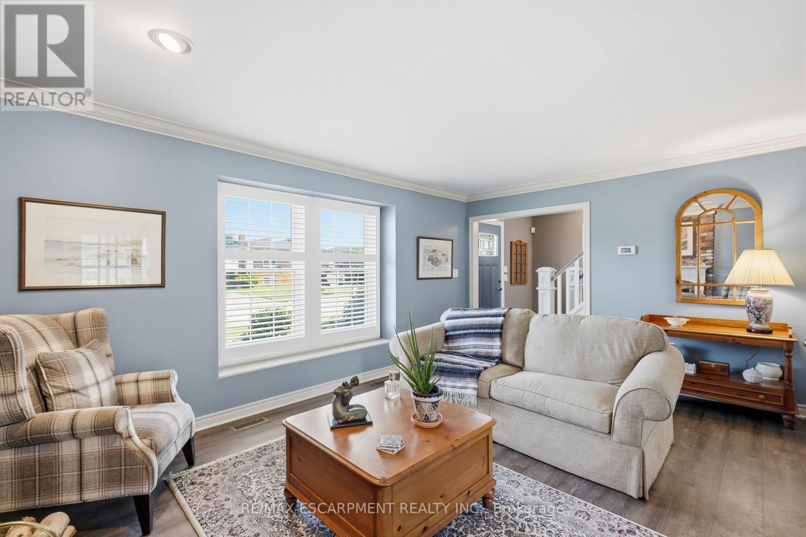 12 HUNTINGTON LANE - Image 4