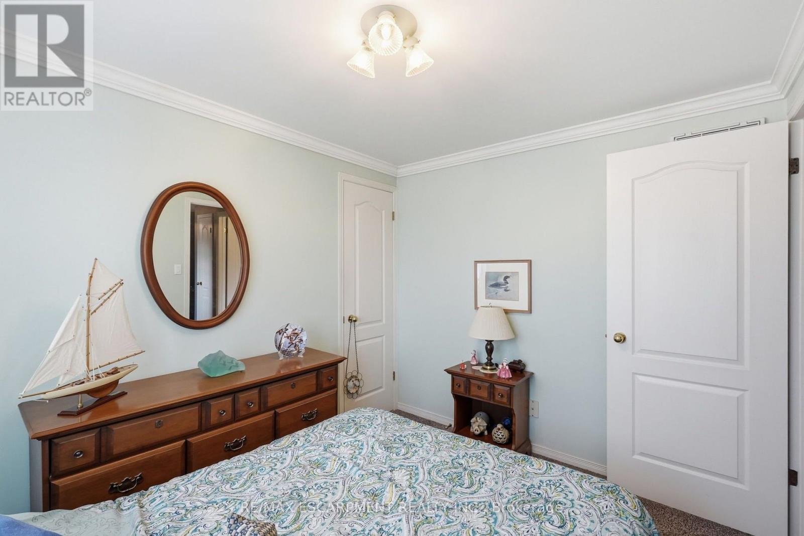 12 HUNTINGTON LANE - Image 16