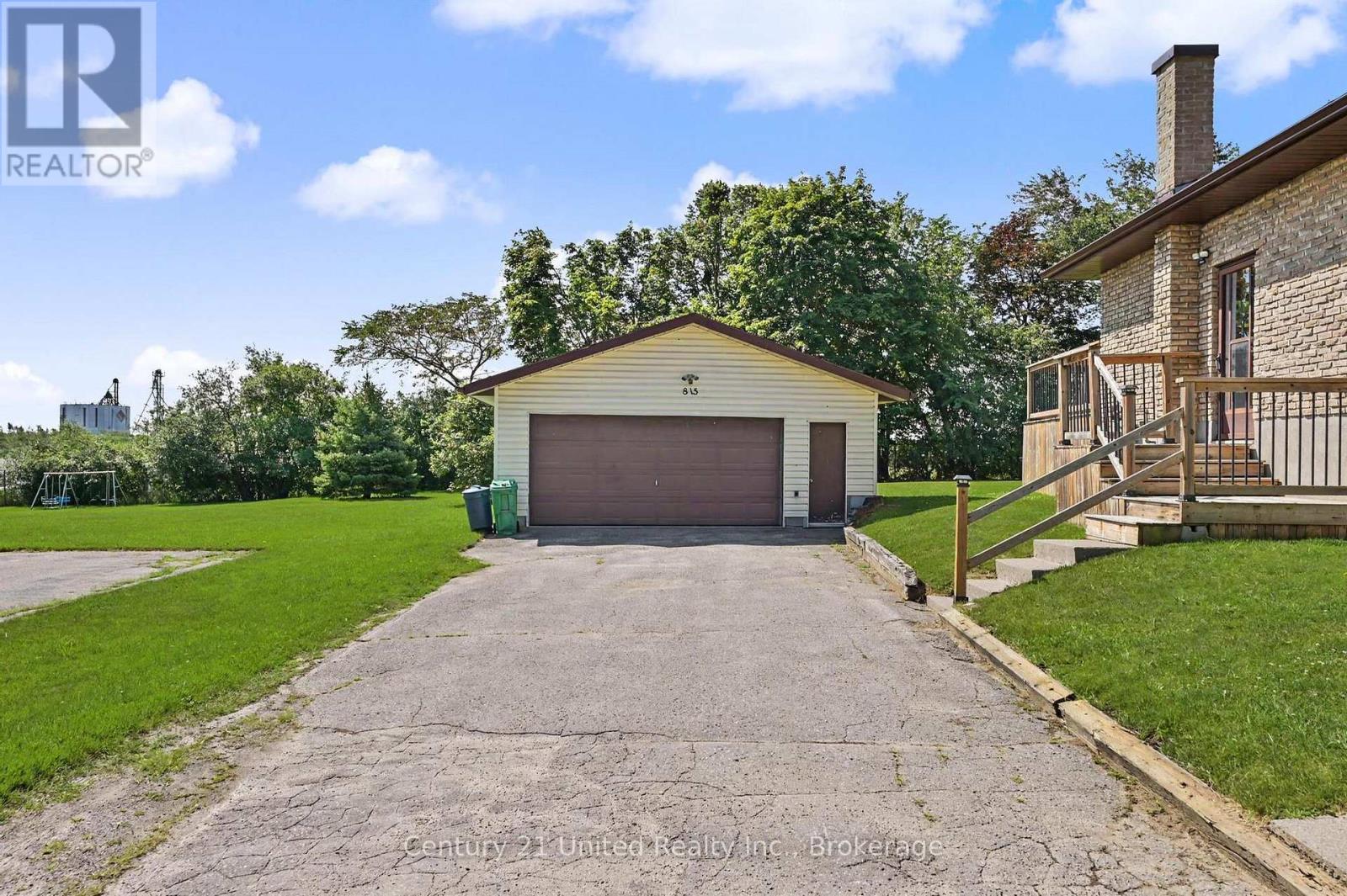 815 STEWART DRIVE - 27