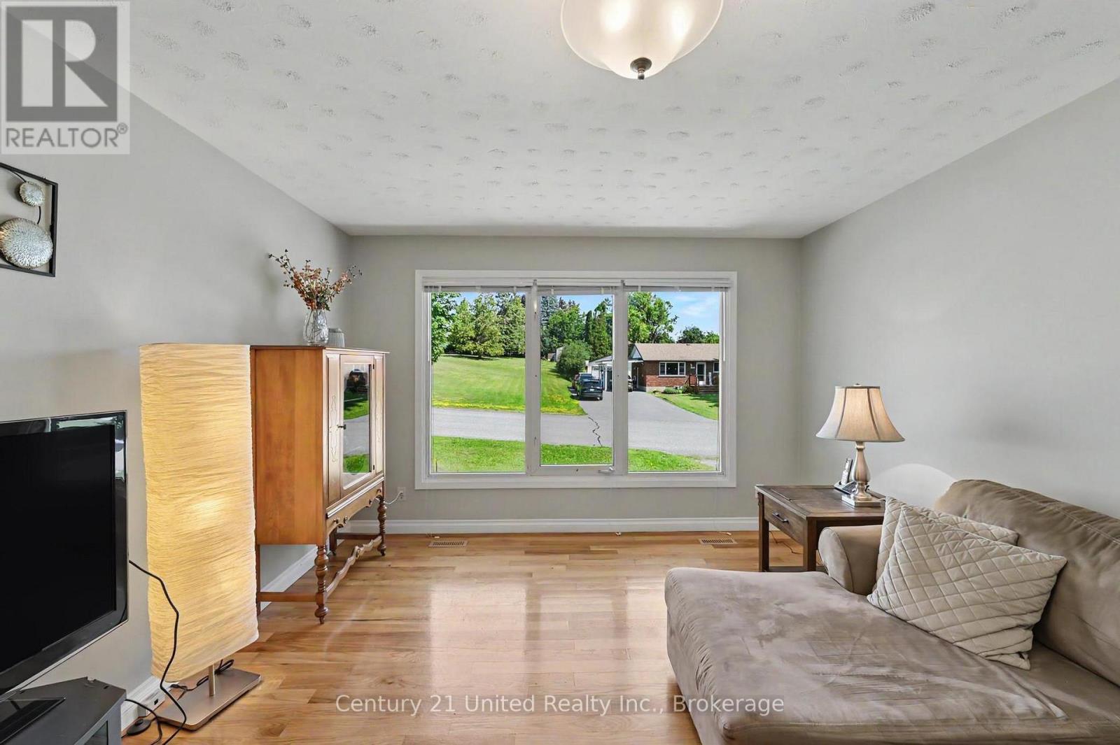 815 STEWART DRIVE - 8